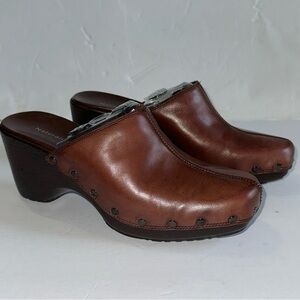 Naturalizer tack clogs brown sz8 new